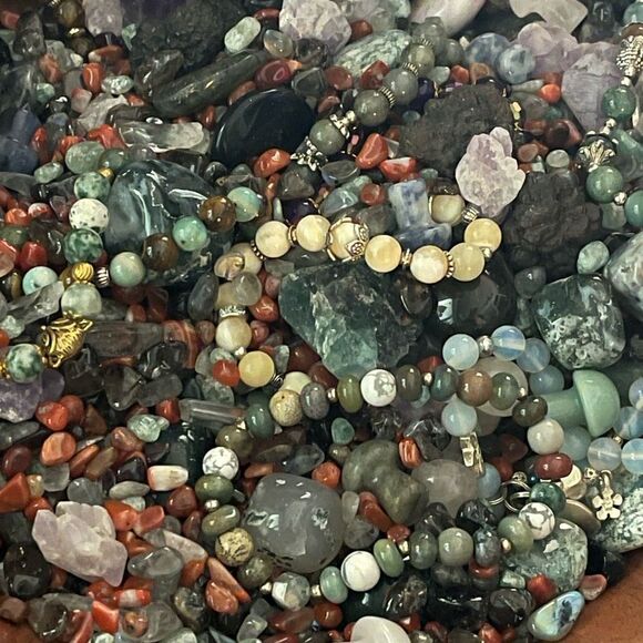 Crystal Confetti, Raw Fluorite, Bracelets, Labradorite Chips, Palms, Hearts - Picture 3 of 10